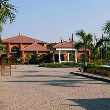 Hotel Lumbini Garden New Crystal Екстериор снимка