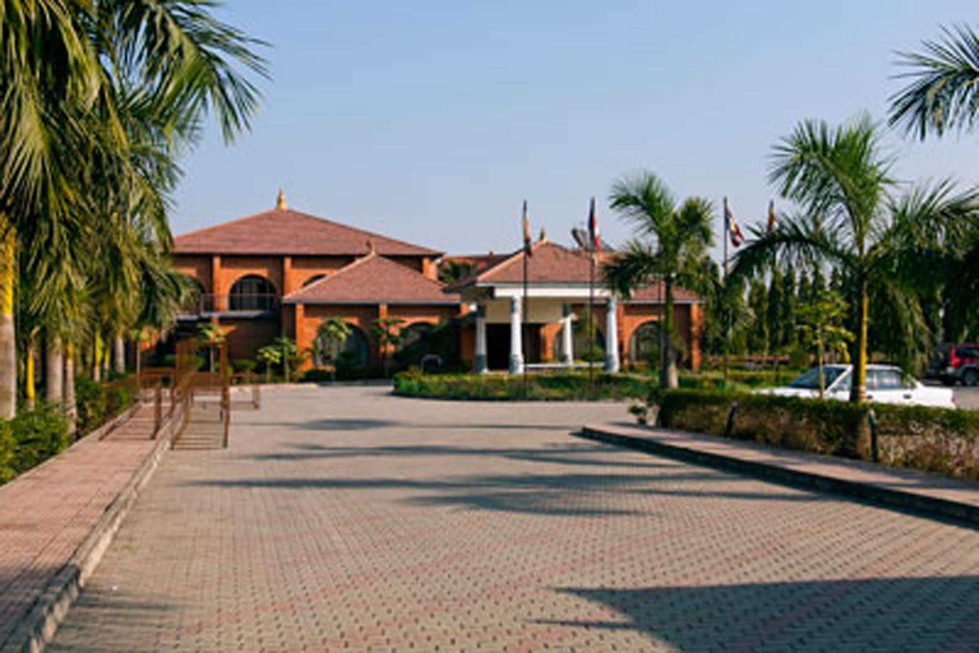 Hotel Lumbini Garden New Crystal Екстериор снимка